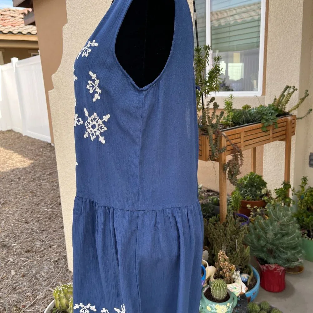 Xhilaration Blue Embroidered Romper Women Size Medium - Picture 5 of 13